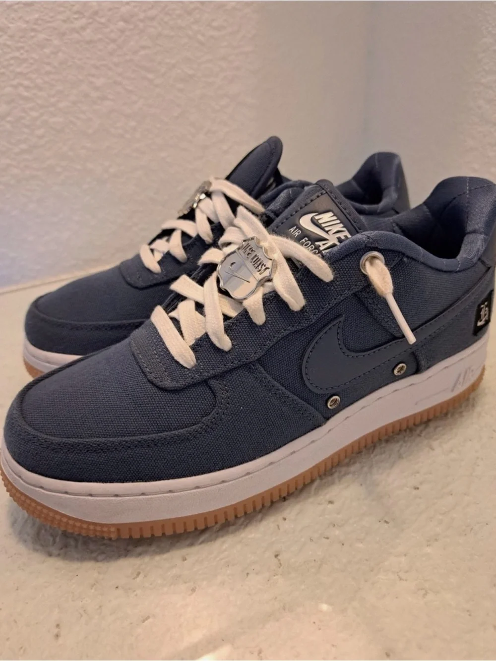 Nike Air Force 1 LV8